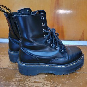 Jadon Smooth Leather Platform Dr. Martens